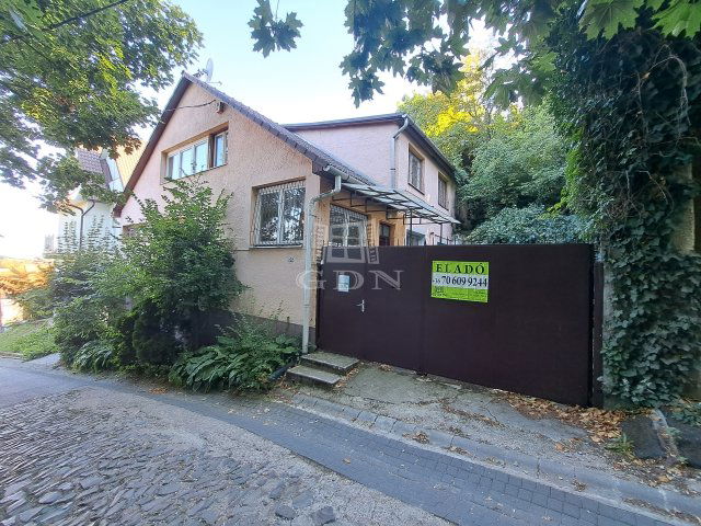 Eladó családi ház, Miskolcon 49.9 M Ft, 4+1 szobás