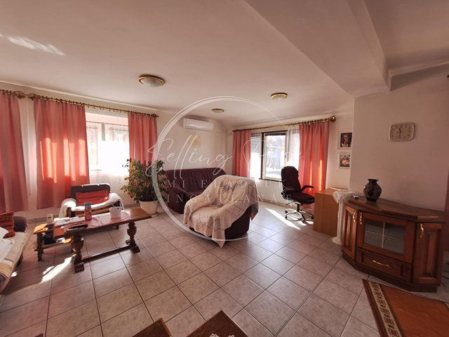 Eladó családi ház, Komlón 65 M Ft, 5+2 szobás