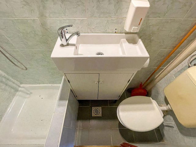 Eladó téglalakás, VIII. kerületben, Szigetvári utcában