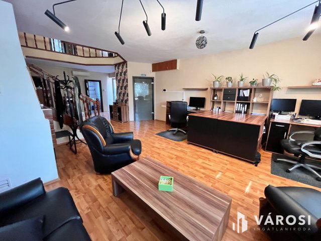 Eladó iroda, Debrecenben 135.9 M Ft, 6 szobás