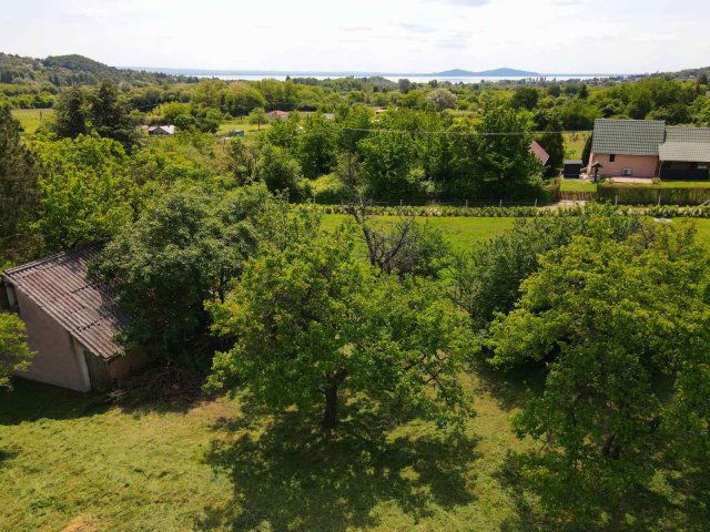 Eladó nyaraló, Badacsonytomajon 39.9 M Ft, 2 szobás