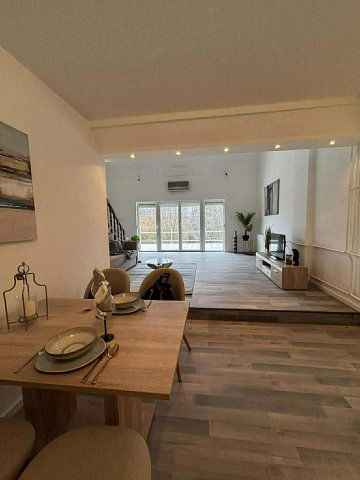 Eladó sorház, Pécsett 89.9 M Ft, 6 szobás / költözzbe.hu