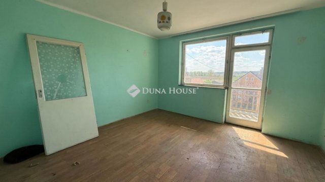 Eladó téglalakás, Oszkón 20 M Ft, 2 szobás