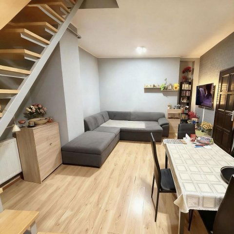 Eladó téglalakás, Vácon 65 M Ft, 1+3 szobás