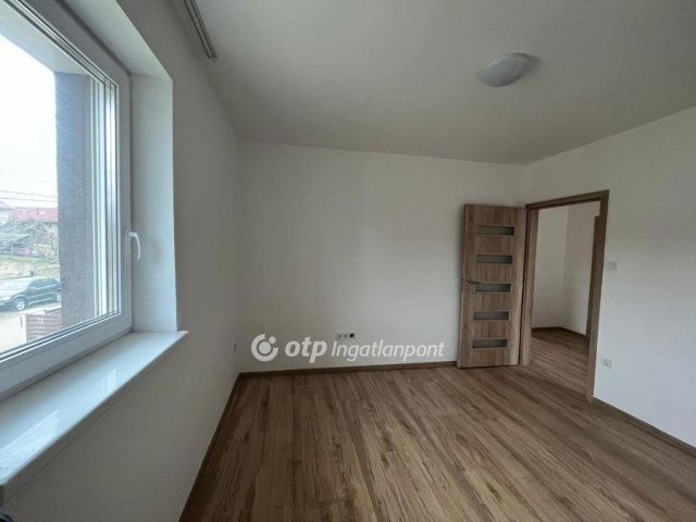 Eladó ikerház, Gödön 90 M Ft, 4 szobás / költözzbe.hu