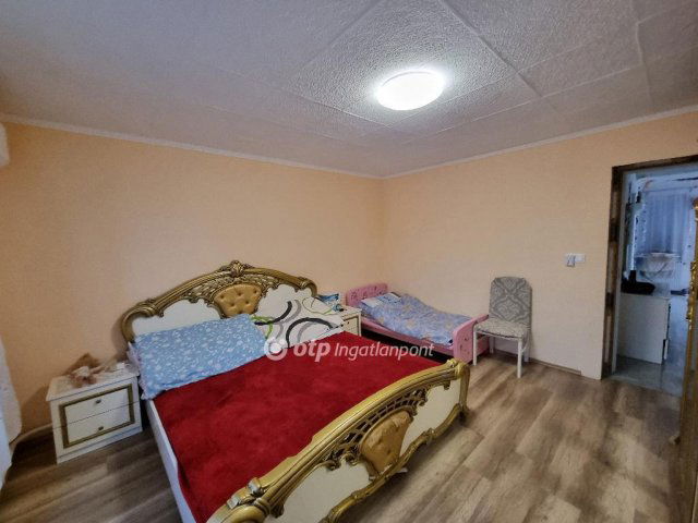 Eladó családi ház, Celldömölkön 54.99 M Ft, 2+1 szobás