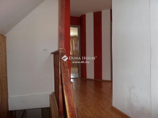 Eladó családi ház, Pécsett 85 M Ft, 4 szobás