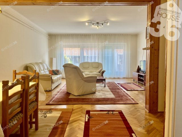 Eladó panellakás, Kecskeméten 75 M Ft, 5 szobás