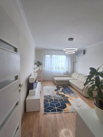 Eladó panellakás, Debrecenben 61.9 M Ft, 3 szobás