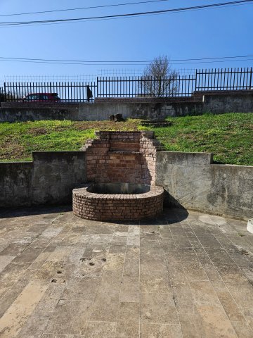 Eladó családi ház, Tahitótfalun 179.9 M Ft, 5 szobás