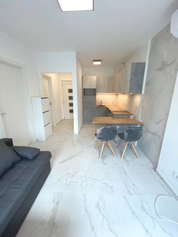 Kiadó téglalakás, albérlet, Szegeden, Móra utcában, 1+1 szobás