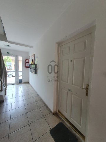 Kiadó téglalakás, albérlet, Cegléden 210 E Ft / hó, 4 szobás