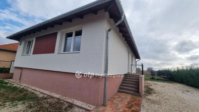 Eladó családi ház, Táborfalván 69.8 M Ft, 4 szobás