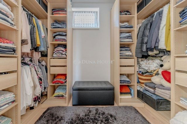 Eladó családi ház, Üllőn 324.9 M Ft, 6 szobás