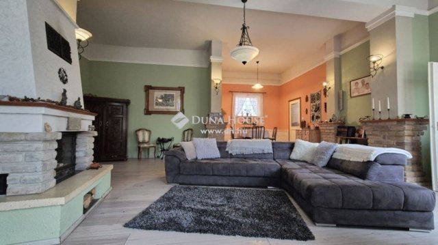 Eladó családi ház, Nagykőrösön 85 M Ft, 8 szobás