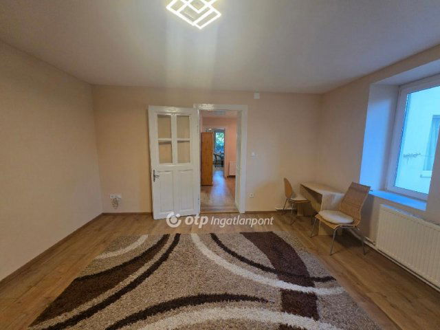 Eladó családi ház, Ürömön 109.9 M Ft, 4 szobás