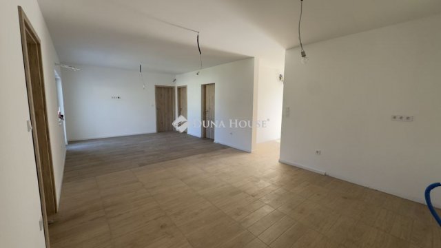 Eladó családi ház, Bicskén 100.5 M Ft, 4 szobás