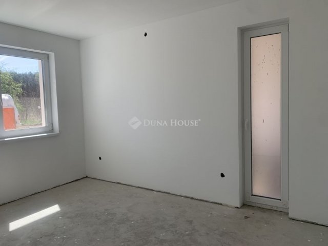 Eladó ikerház, Erdőkertesen 105 M Ft, 5 szobás