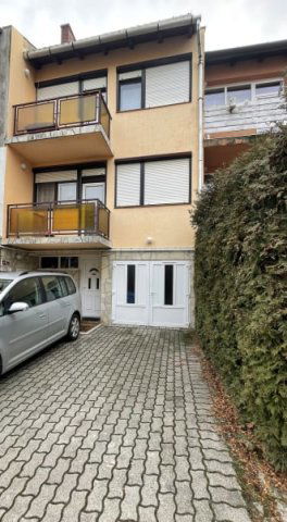 Eladó téglalakás, Balatonfüreden 99 M Ft, 3+1 szobás