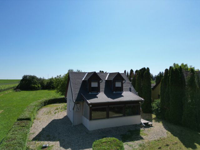 Eladó családi ház, Csepregen 80.396 M Ft, 3 szobás