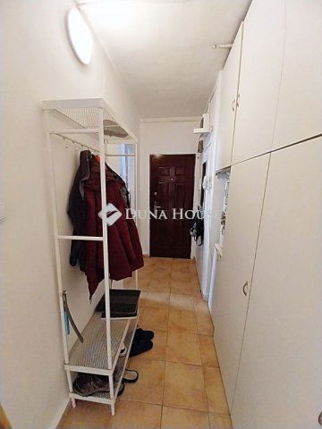 Eladó téglalakás, Tatabányán 45 M Ft, 2+1 szobás