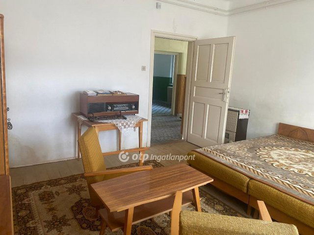 Eladó családi ház, Bébén 19.9 M Ft, 2 szobás