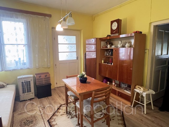 Eladó családi ház, Kónyon 32 M Ft, 2 szobás