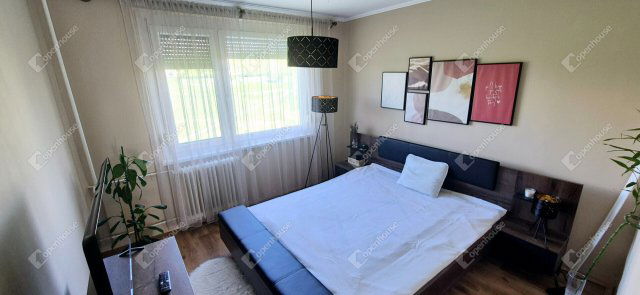 Kiadó panellakás, albérlet, Miskolcon 140 E Ft / hó, 3 szobás