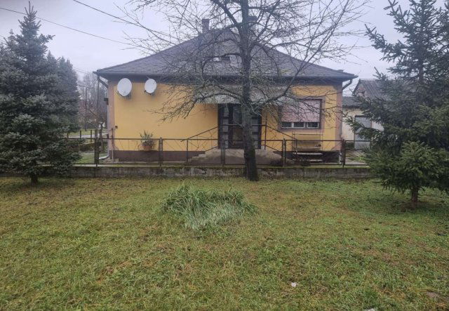 Eladó családi ház, Barcson, Mező utcában 12 M Ft, 3 szobás