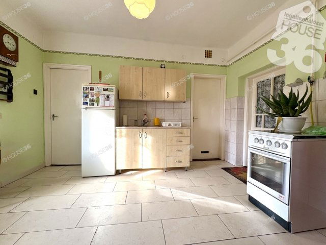 Eladó családi ház, Városföldön 65.5 M Ft, 2 szobás