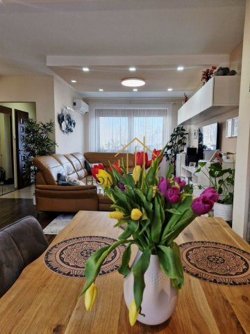 Eladó sorház, Debrecenben 164.9 M Ft, 5 szobás