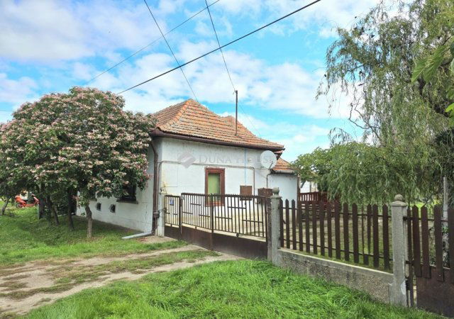 Eladó családi ház, Kenderesen 12.9 M Ft, 2 szobás