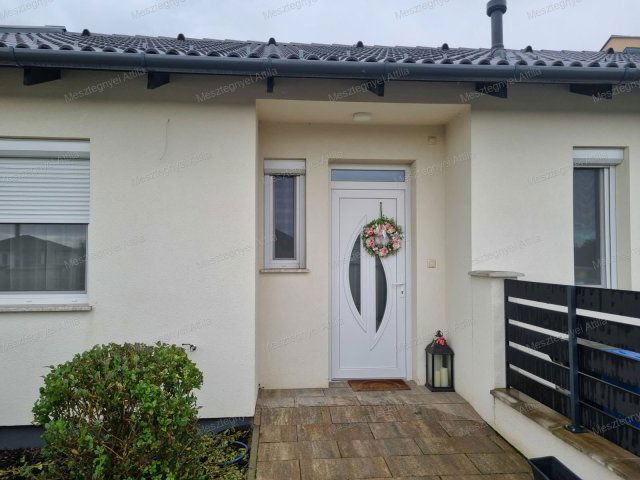 Eladó családi ház, Levélen 89 M Ft, 3 szobás