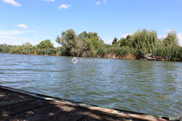 Eladó telek, Szolnokon, Alcsisziget utcában 11 M Ft