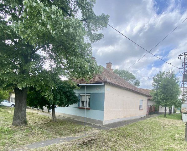 Eladó családi ház, Békéscsabán 23.9 M Ft, 3 szobás