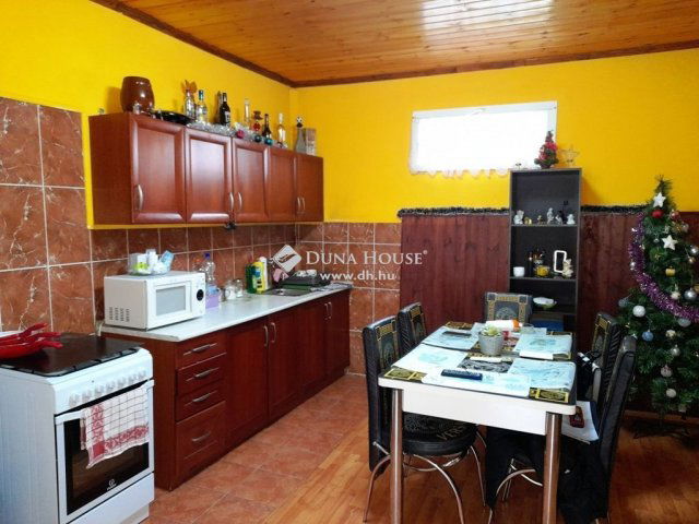Eladó családi ház, Tóalmáson 51.9 M Ft, 5 szobás