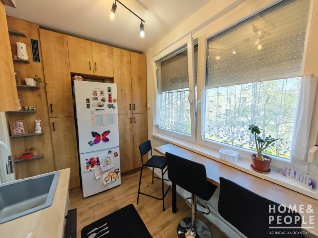 Eladó téglalakás, Szegeden 51.999 M Ft, 1+1 szobás