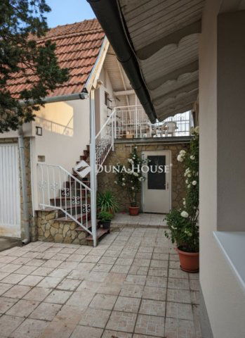 Eladó családi ház, Szegeden 110 M Ft, 4 szobás