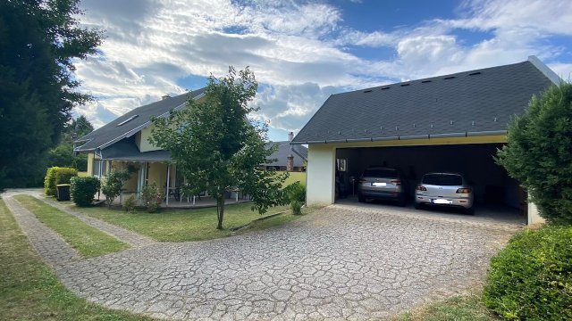 Eladó családi ház, Siófokon 159 M Ft, 5 szobás