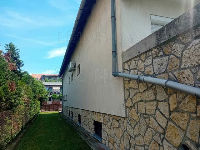 Eladó családi ház, Balatonfüreden 238 M Ft, 8 szobás
