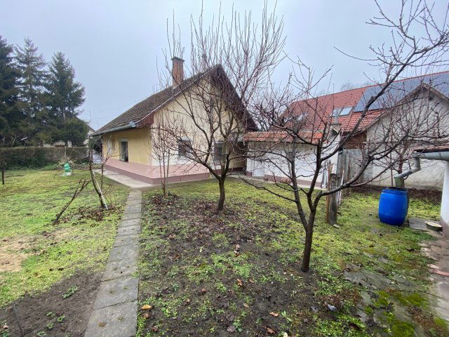 Eladó családi ház, Kiskunhalason 22.6 M Ft, 2 szobás