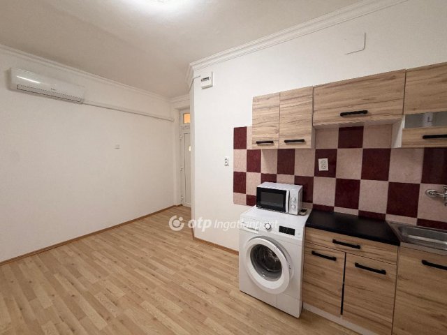 Eladó téglalakás, Budapesten, VIII. kerületben 29.9 M Ft