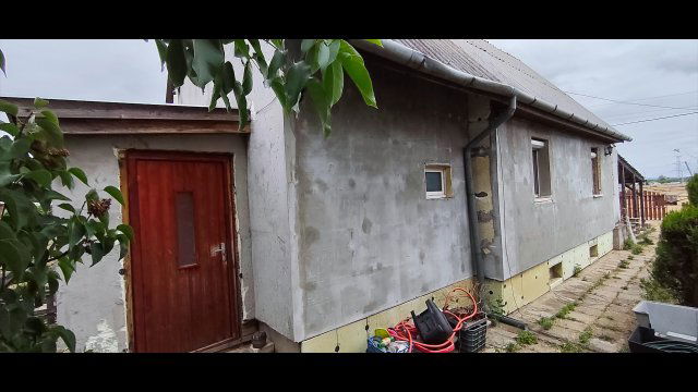 Eladó családi ház, Fóton 37.99 M Ft, 1+4 szobás