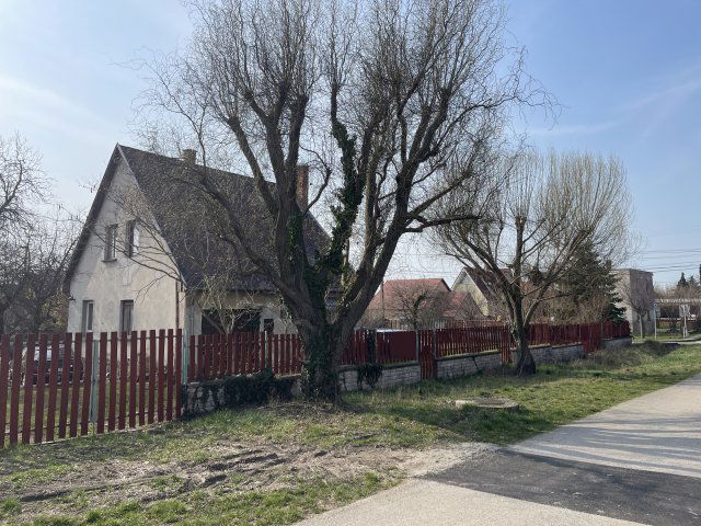 Eladó telek, Alsóörsön 95 M Ft / költözzbe.hu