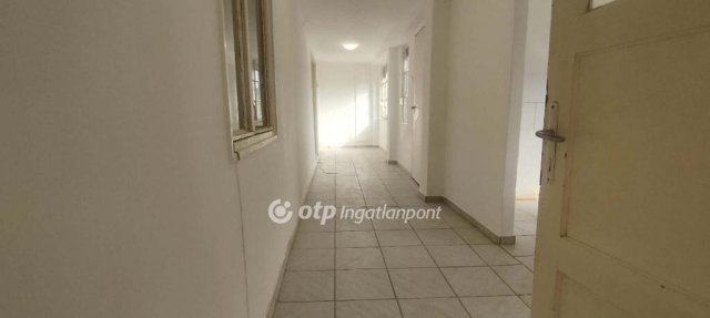 Eladó családi ház, Decsen 19 M Ft, 2 szobás