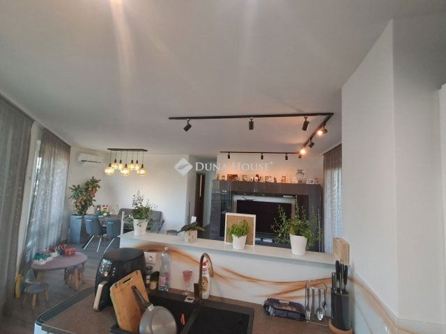 Eladó téglalakás, Budapesten, XXI. kerületben 209 M Ft, 4 szobás