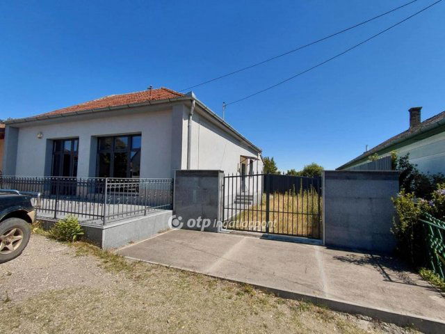 Eladó üzlethelyiség, Dányon 45 M Ft / költözzbe.hu