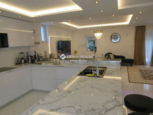 Eladó családi ház, Budapesten, X. kerületben 199 M Ft, 4 szobás