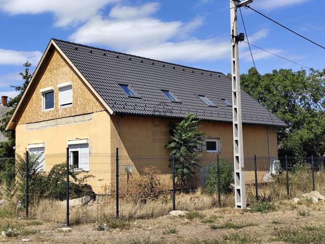 Eladó családi ház, Berhidán 59.9 M Ft, 5 szobás