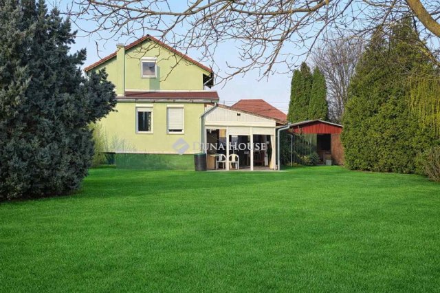 Eladó családi ház, Úrin, Sport utcában 75.9 M Ft, 3 szobás